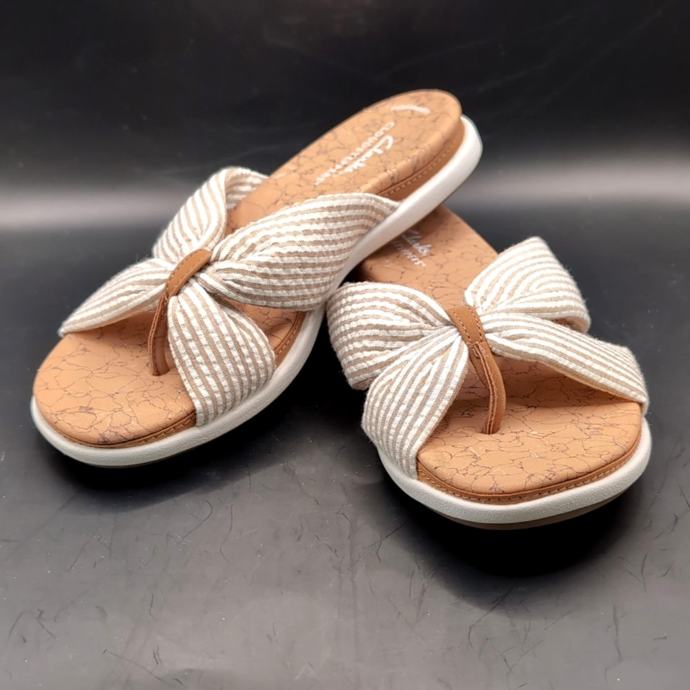 Cloudsteppers by Clarks Tan and Cream Bow Slide Sandals